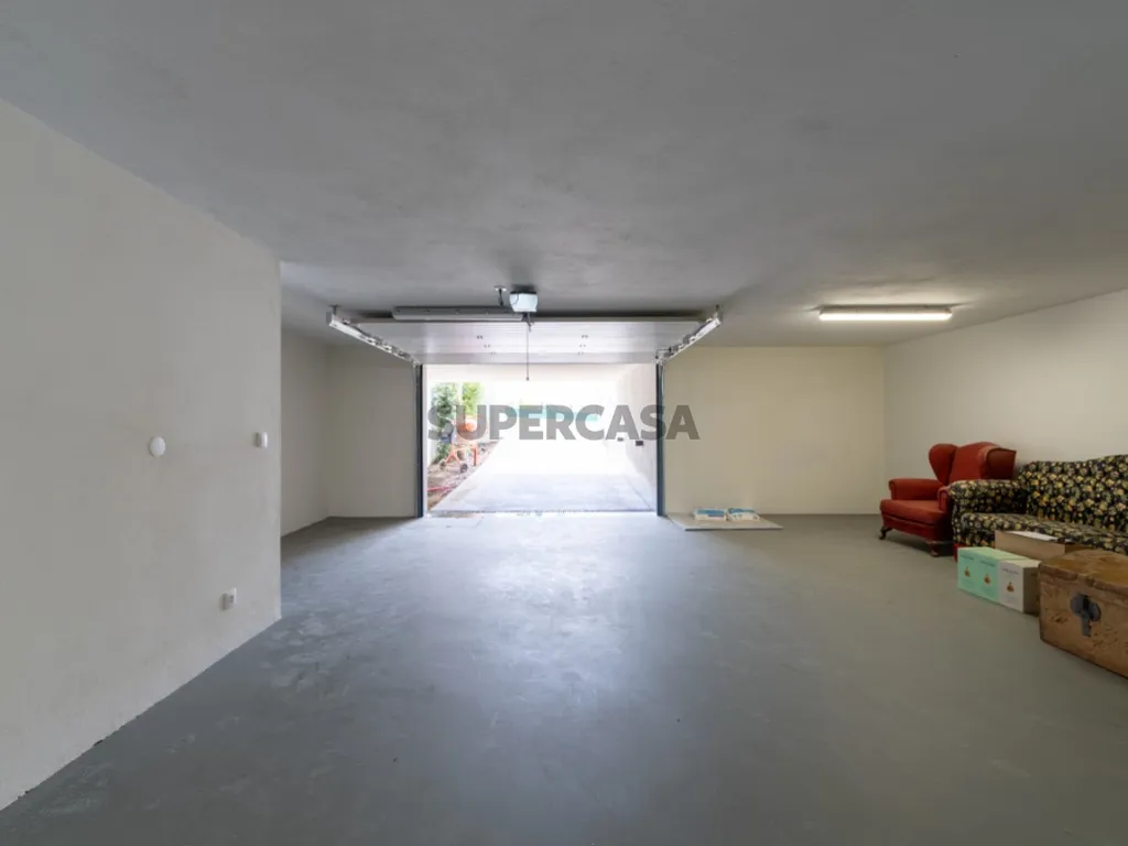 Garaaž - Contemporary Villa with Pool in Estoril