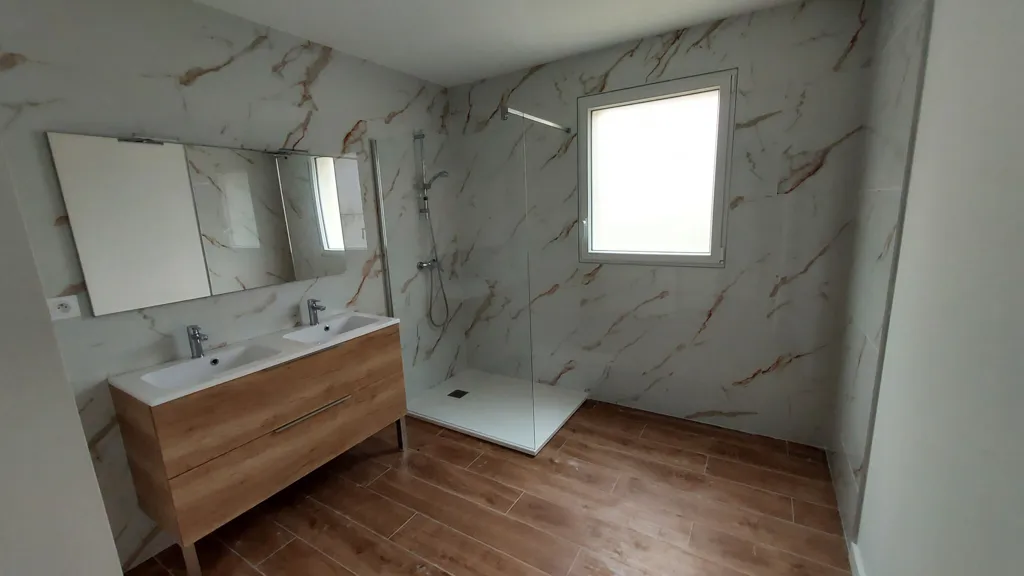 Salles de bain - Maison avec jardin à Miremont, Auterive