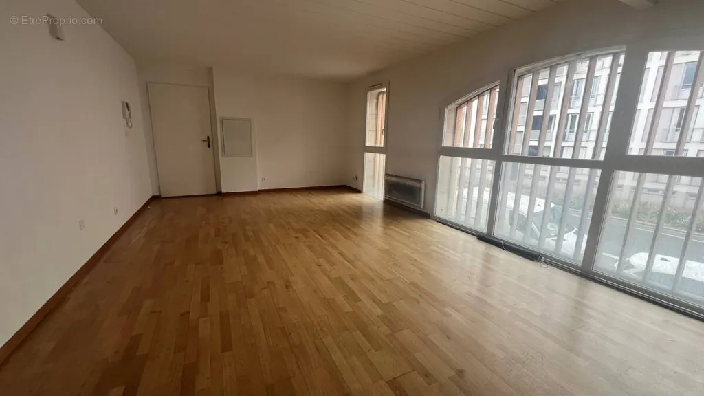 Pièces - Appartement Duplex avec Parking Sécurisé à Bordeaux Chartrons