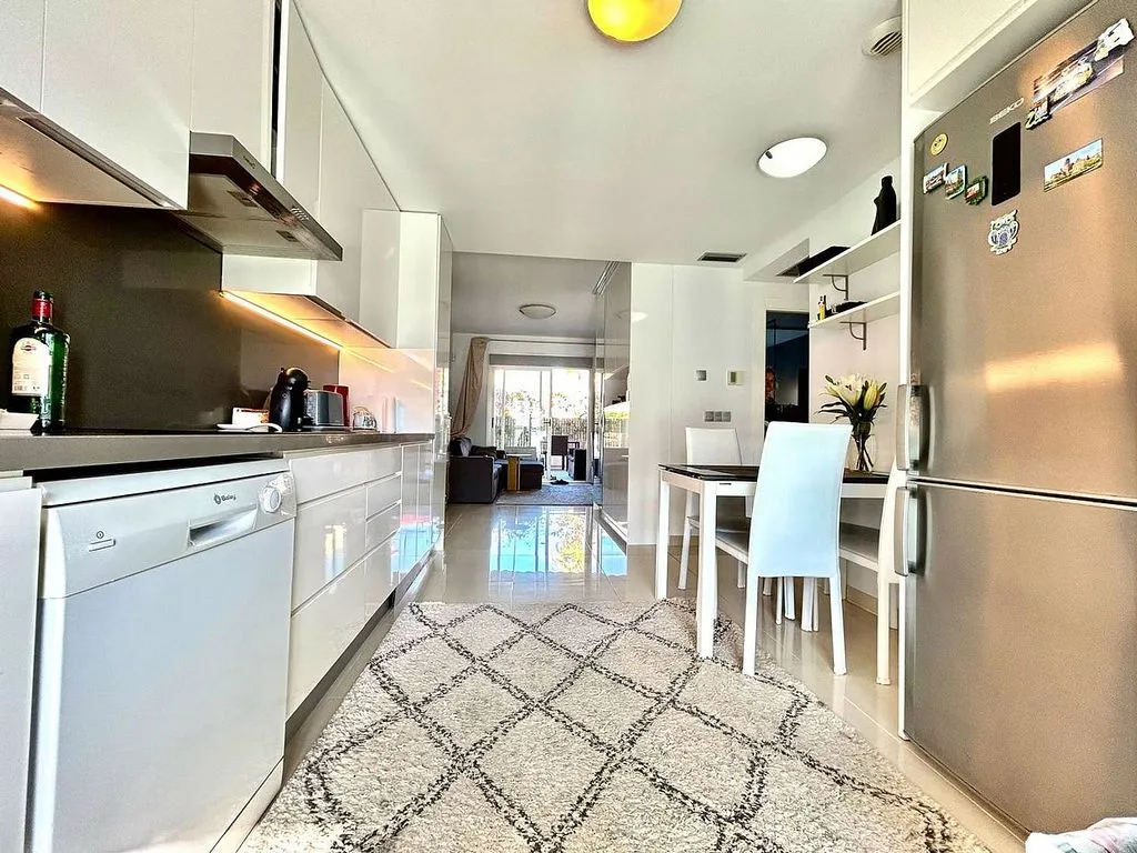 Köök - Twin-bedroom Apartment with Pool in Torrevieja
