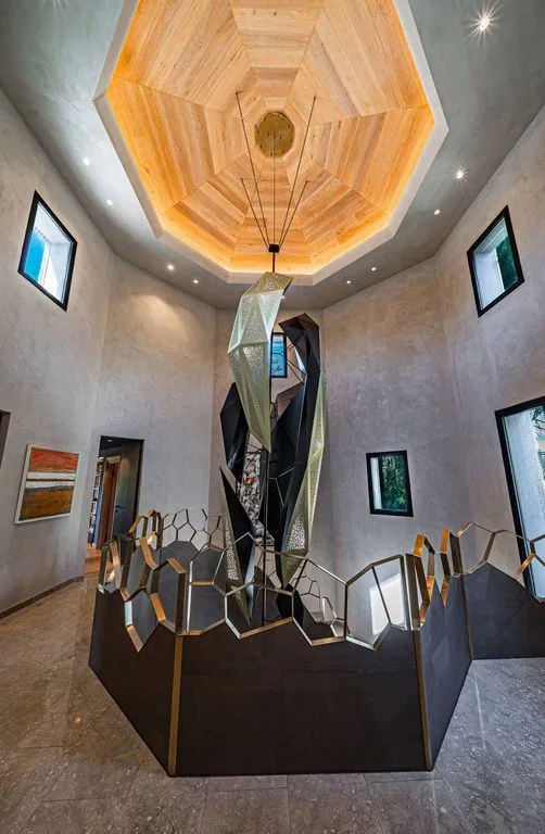Hallway - 10-Bedroom Chalet with Pool in Guadalmina Baja