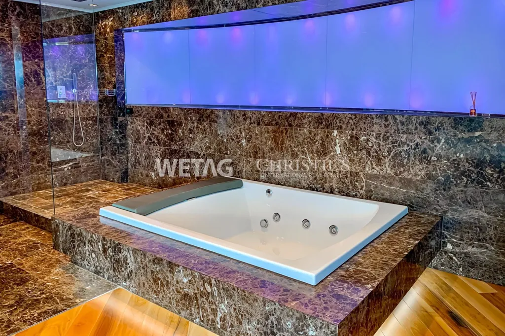 Bathrooms - Duplex Penthouse with Lake Views in Lugano-Aldesago