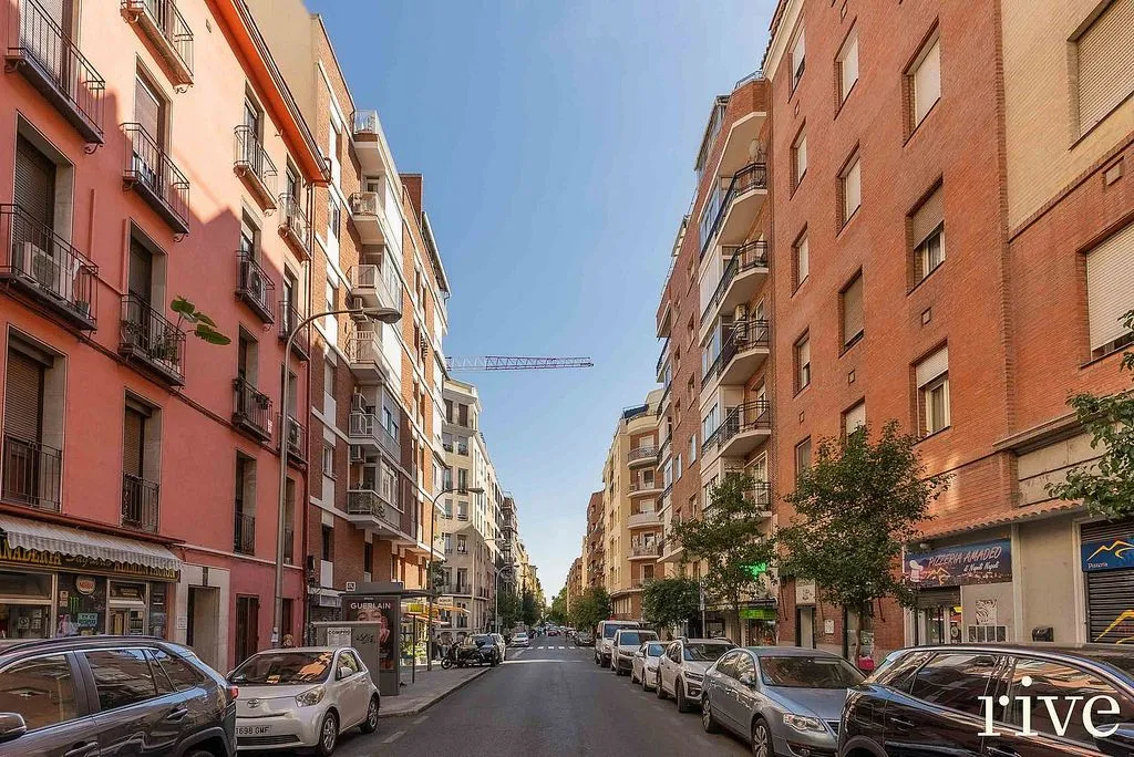 Extérieur - Modernised Apartment with Balcony in Ríos Rosas