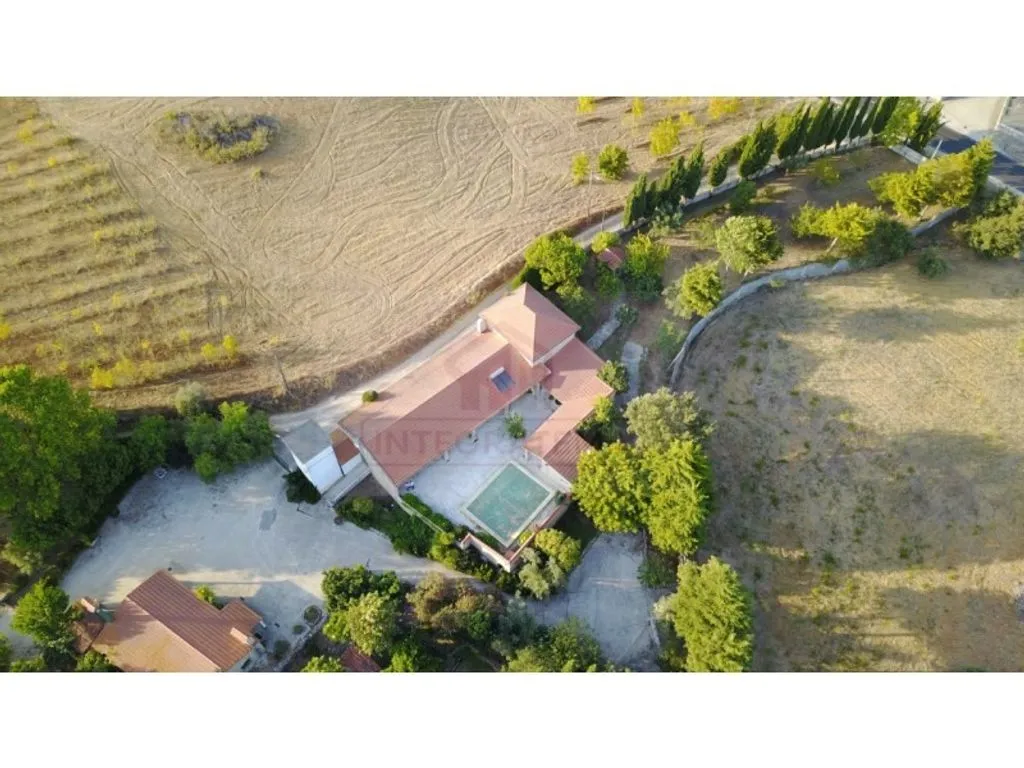 Õhuvaade - Luxury Farmhouse with Pool near Santarém