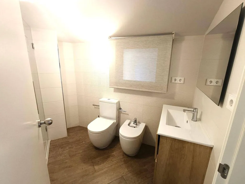 Bathrooms - Luxury Duplex Flat with Terrace in Arenys de Mar