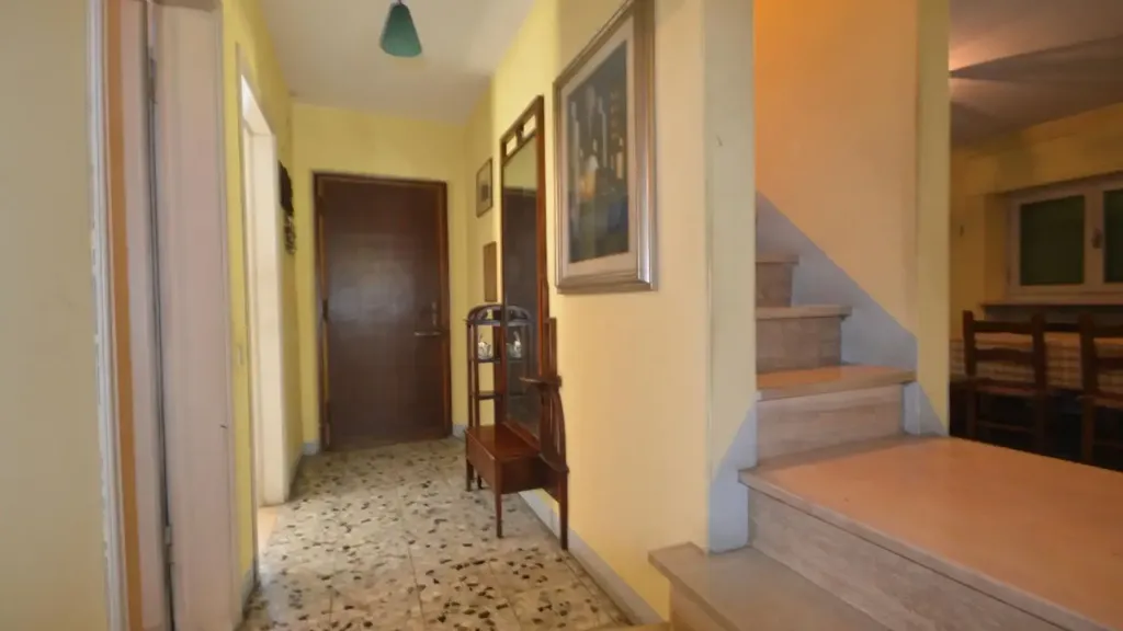 Hallway - 6-room house in IT