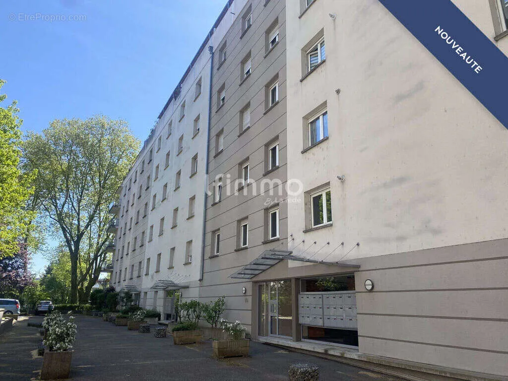 Extérieur - F2 Fonctionnel avec Balcon et Parking à Mulhouse