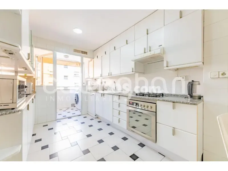 Köök - Apartment with Balcony in Aragón, Valencia
