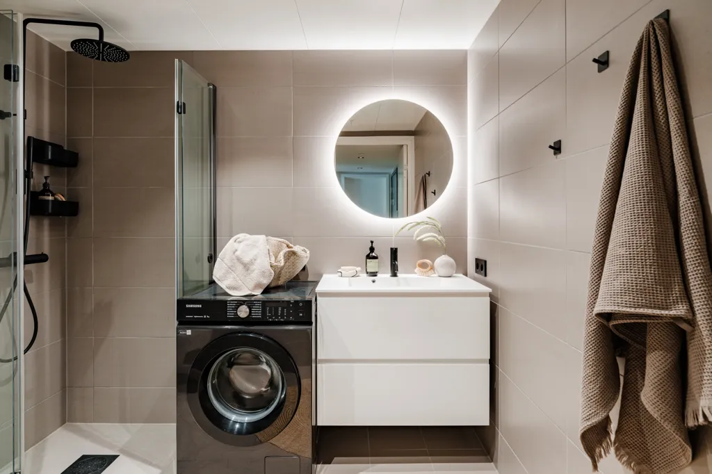 Bathrooms - 3-Bedroom Apartment with Garden Access in Oslo