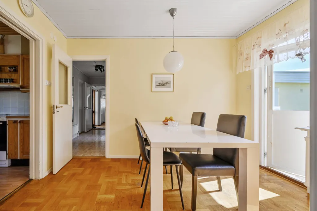 Salle à manger - 1-Storey Villa with Garden in Sollentuna