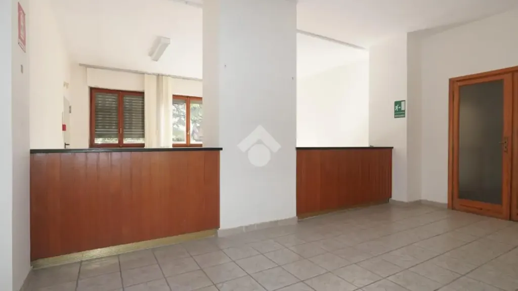 Entrée - Commercial Space with Central Location in Susa