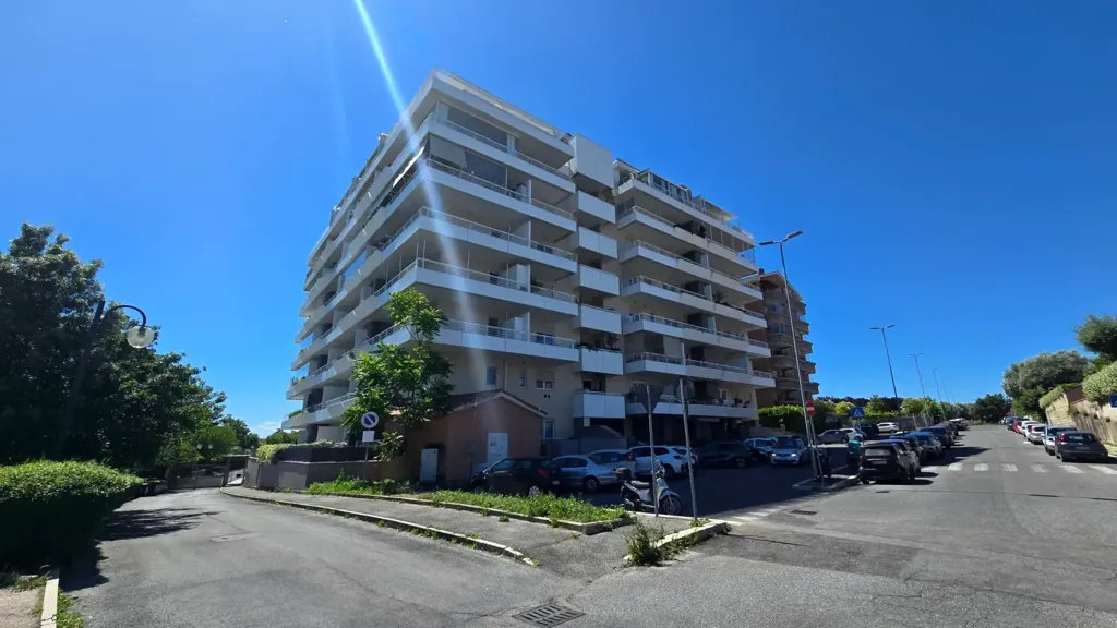 Esterno - Appartamento con terrazzo panoramico a Roma