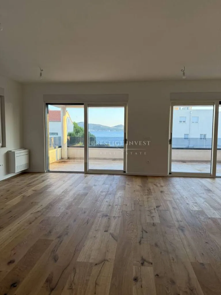 Elutuba - Penthouse with Sea View in Sukošan