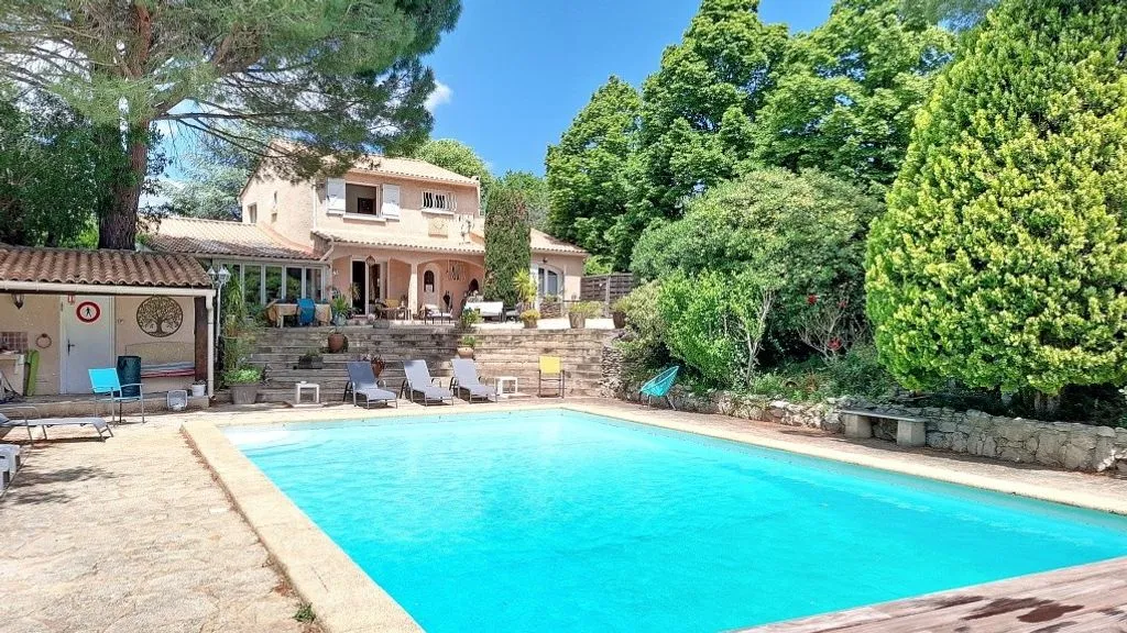 Piscine - Maison de Luxe avec Piscine à Cabrières