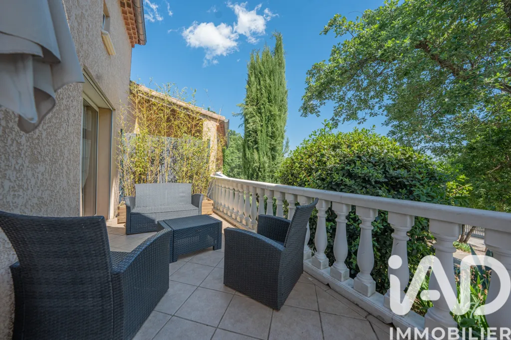 Terrasse - Ensemble Immobilier avec Vue à Lagorce