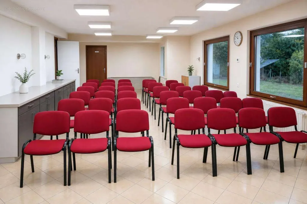 Salle à manger - Propriété de 10 Pièces avec Vue Montagne à Les Abrets