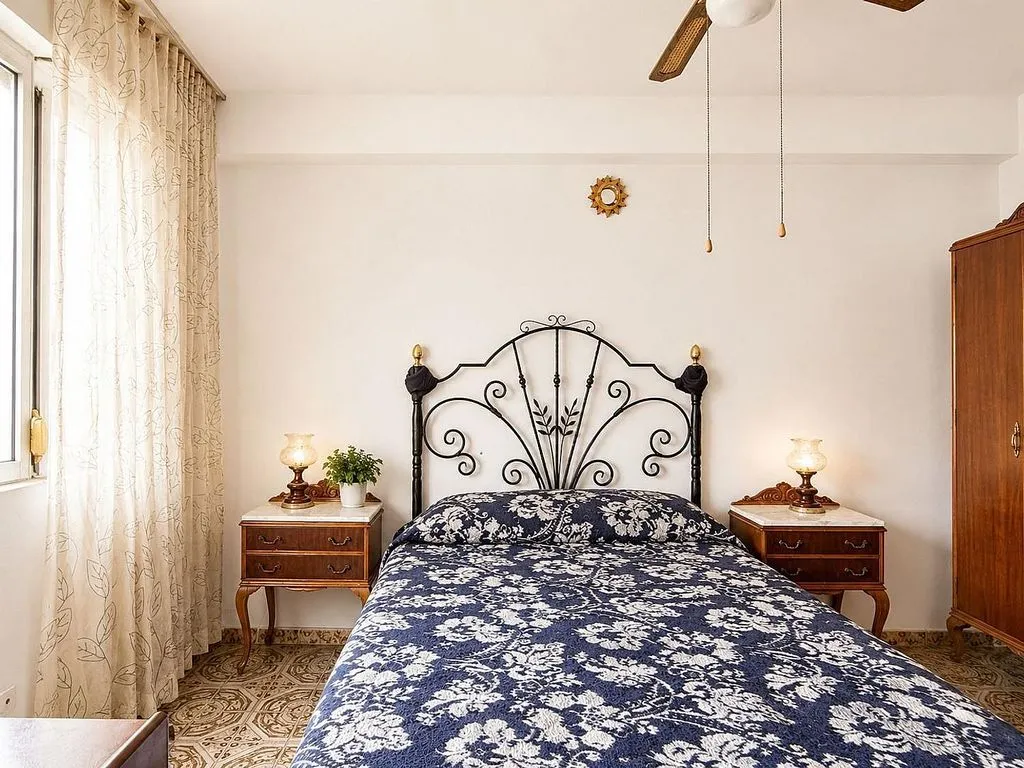 Chambres - Apartment with Balcony in South Sector