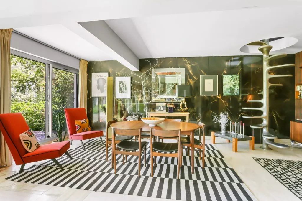 Salle à manger - Maison d'architecte avec toitures asymétriques à Nointot