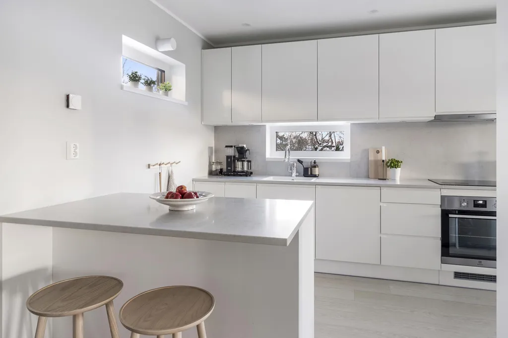 Kitchen - Modern Bostadsrätt with Corner Location in Arboga