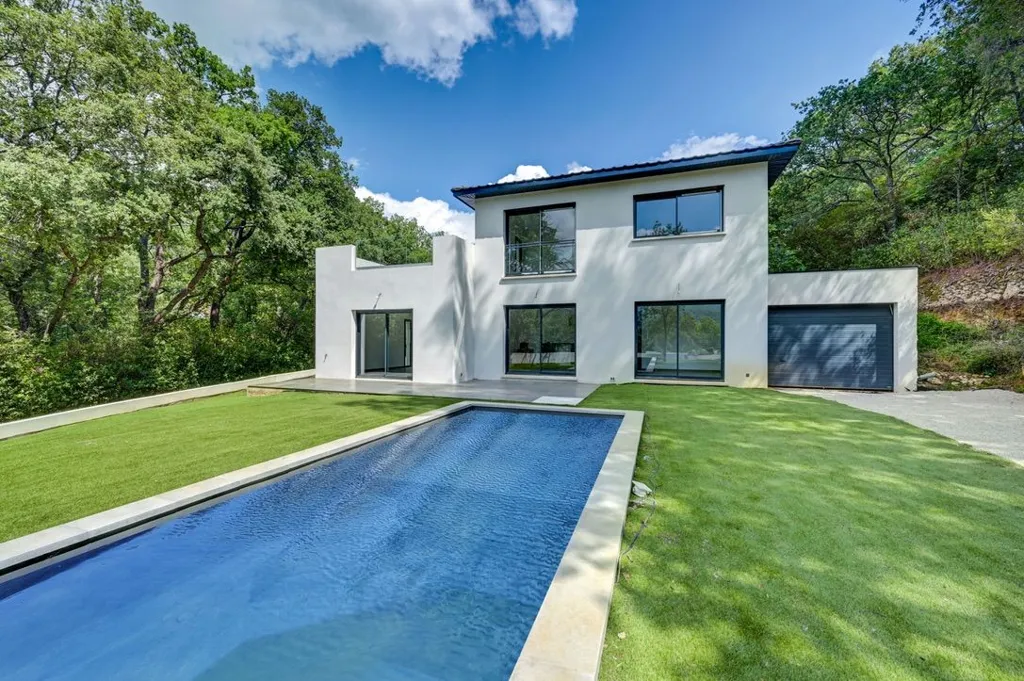 Piscina - Contemporary Villa with Pool in Roquevaire