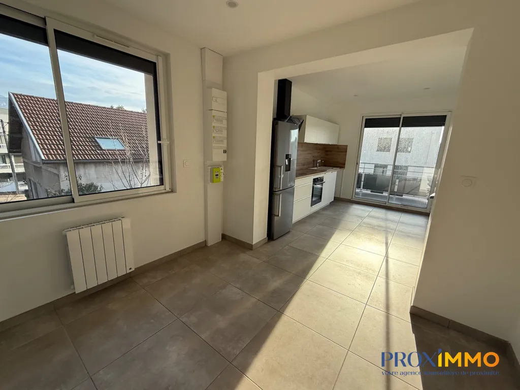 Cuisine - Appartement T3 Duplex avec Terrasse au Centre