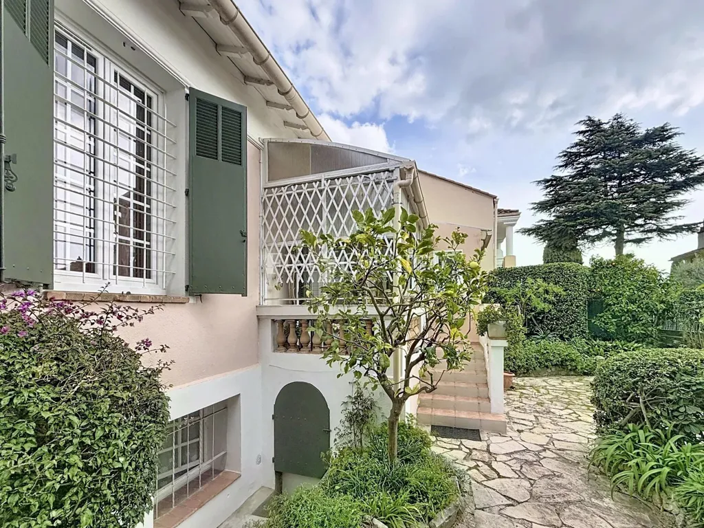 Välivaade - 1930s Townhouse with Garden in Cannes