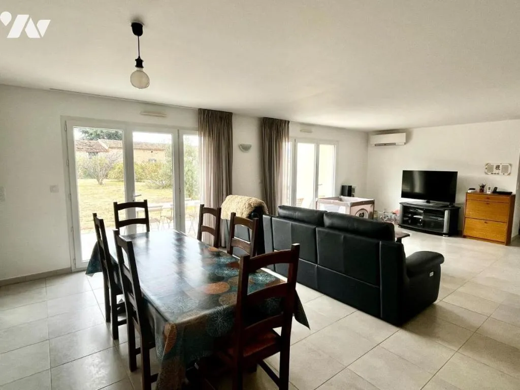 Söögituba - Contemporary Villa with Garden in Chusclan