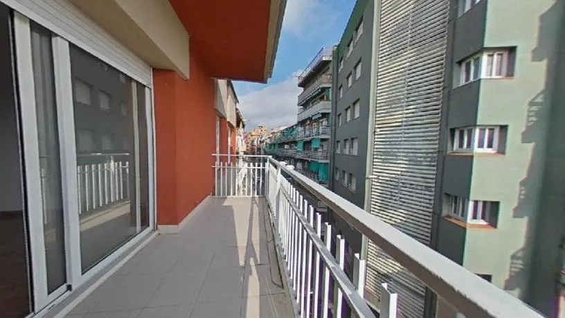 Balcon - Family-orientated Flat with Balcony in Mataró