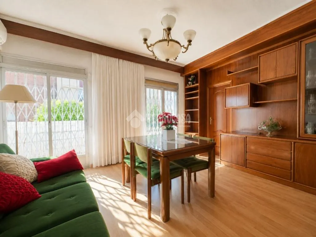 Soggiorno - Two-Bedroom Flat with Balcony in Villaverde, Madrid