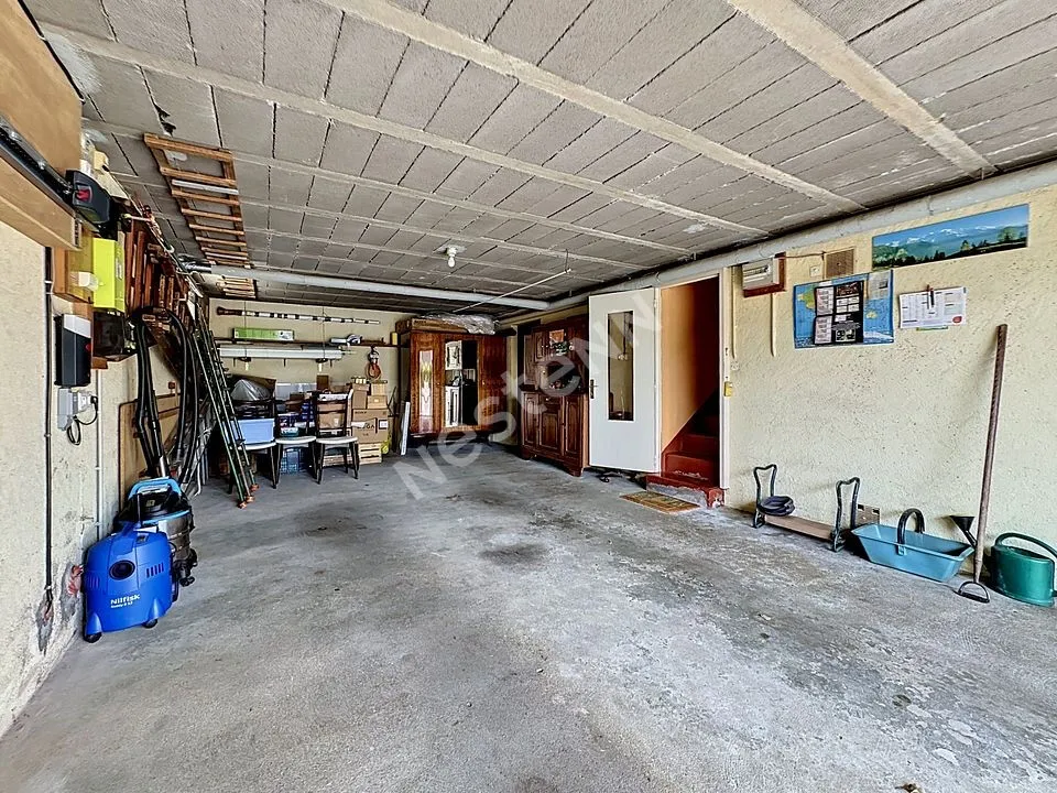 Garage - 1973 House with Garden in Mesanger
