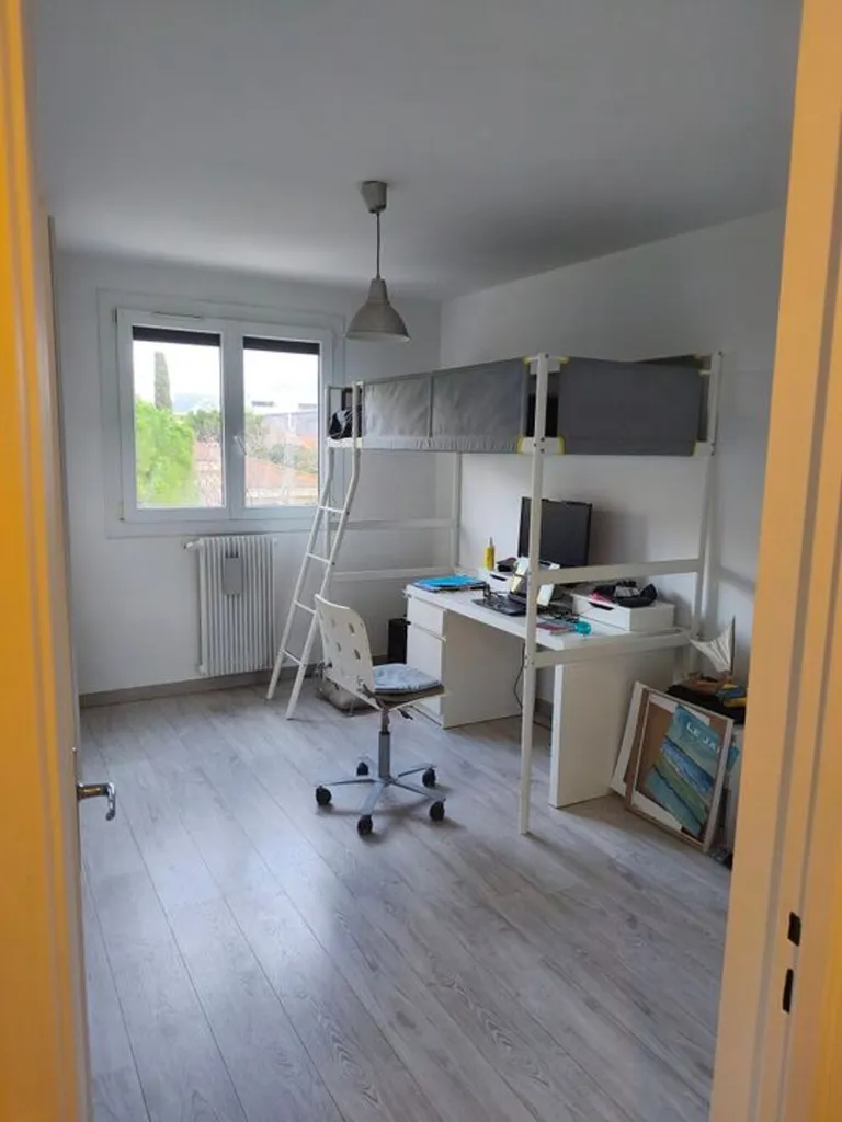 Magamistoad - Studio with Private Bathroom in Marseille 08