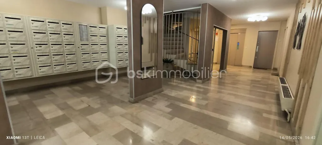 Entrée - Appartement 3 Pièces Lumineux dans Résidence Sécurisée