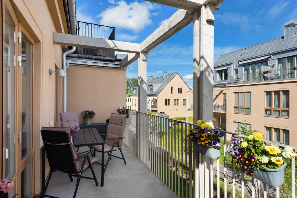 Balcon - Modern Flat with Slottspark View in Djursholm