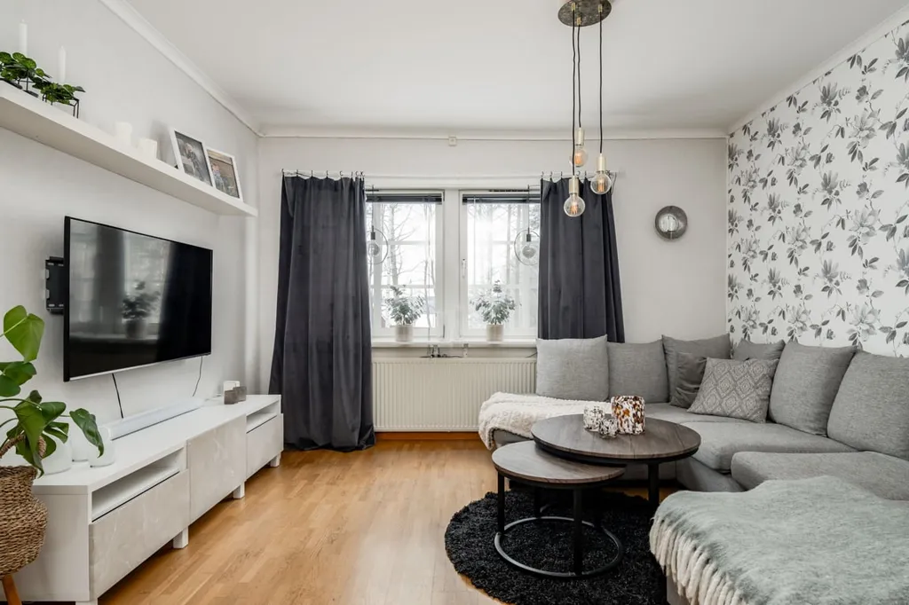 Soggiorno - Stable Rental Property with 16 Units and Garage