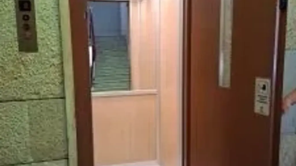 hallway_entrance