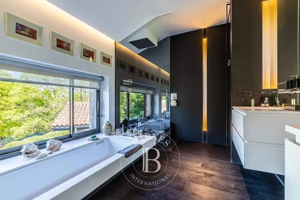 Salles de bain - Villa en Pierre avec Vue Montagne à Ascain