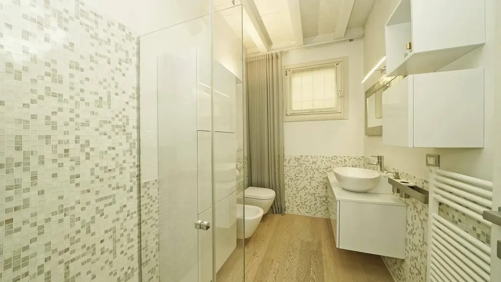 Vannitoad - Lakefront Penthouse in Sirmione