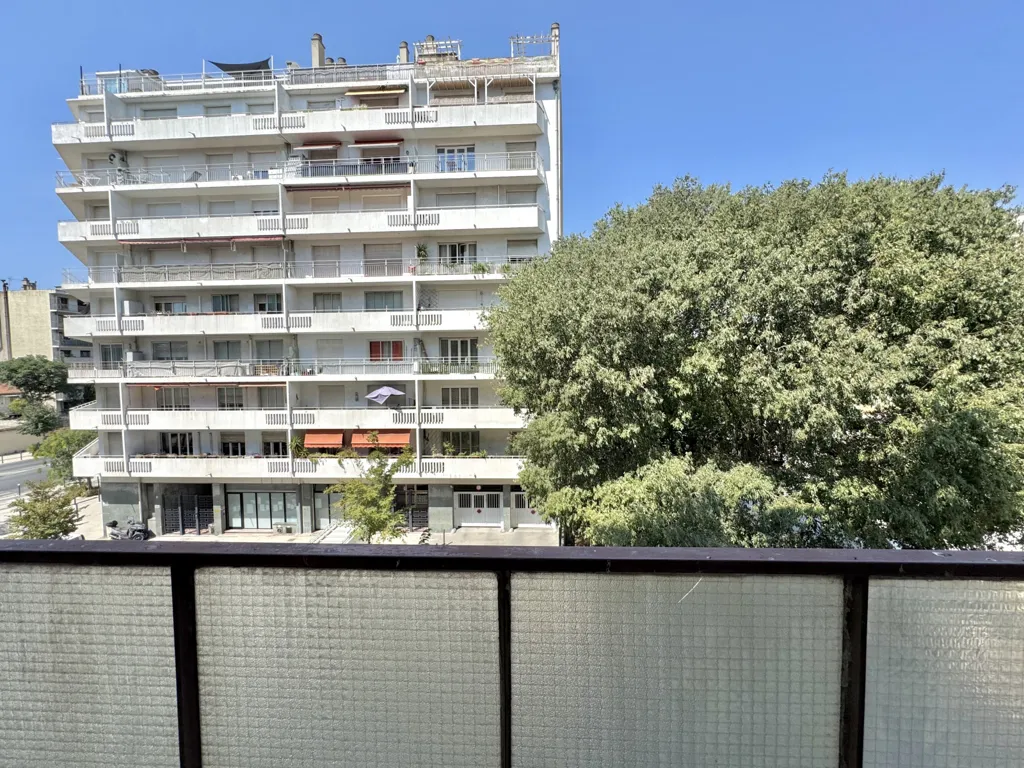 Balcon - Appartement T3 Double Exposition au 4ème Arrondissement de Marseille