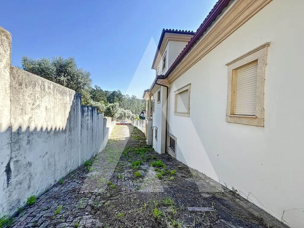 Garden - Isolated House with Indoor Pool in Pombal
