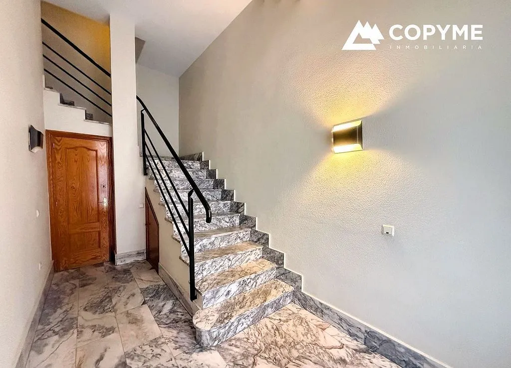 Toad - Duplex with Terrace in Torrijos