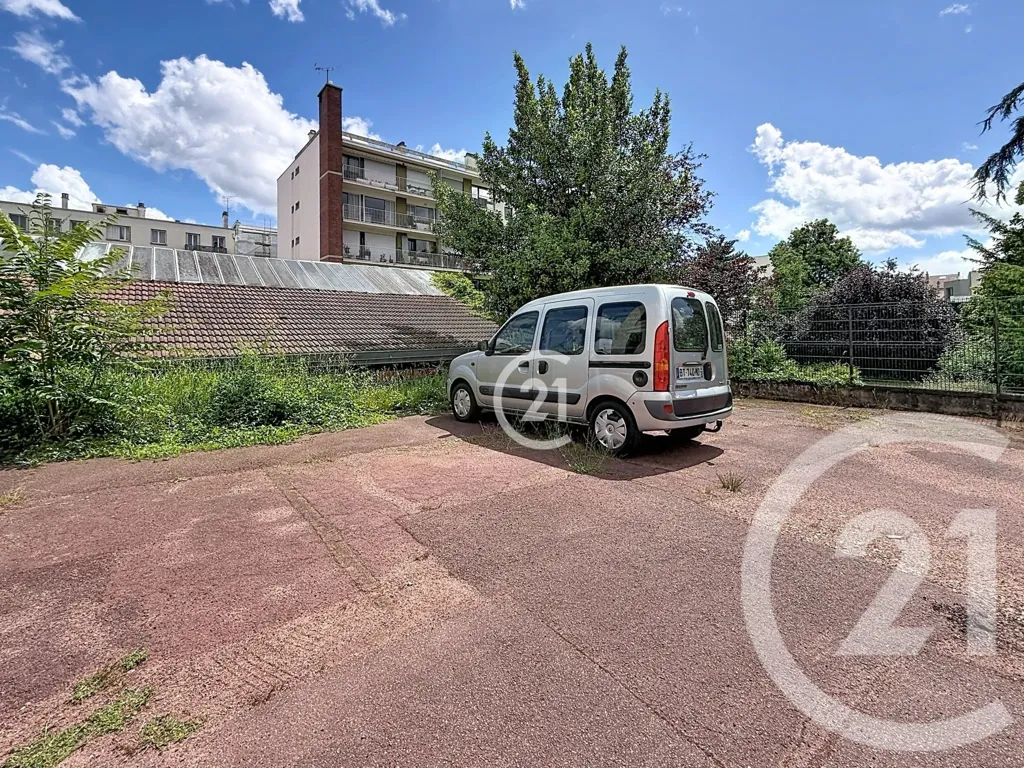 Esterno - Secure Parking Space in Montreuil