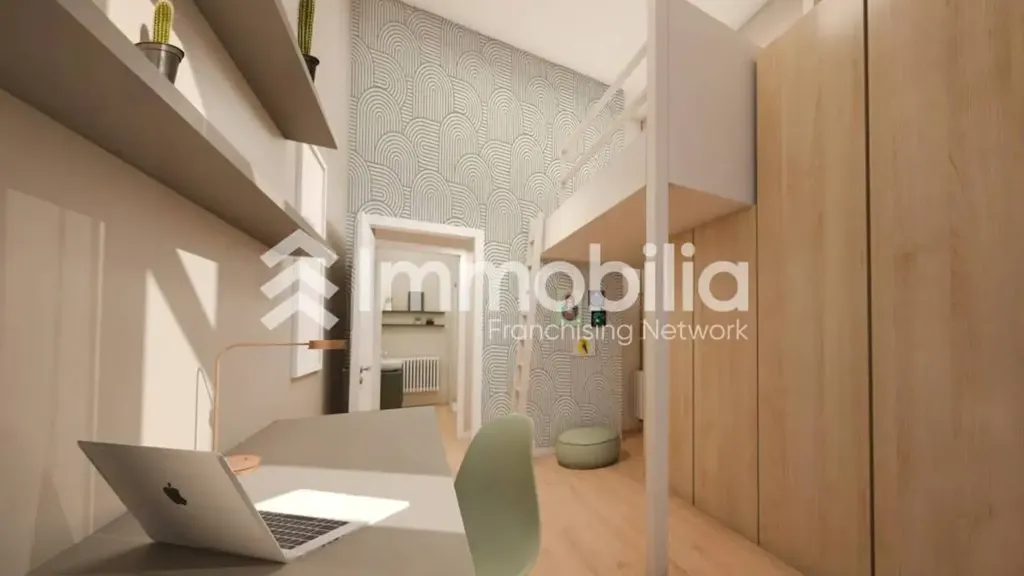 Rear-Facing Triplex in Turin