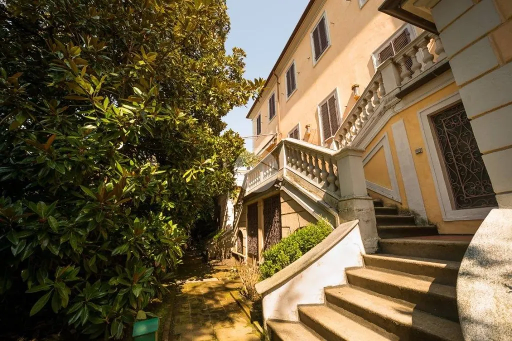 Rooms - Historic Villa with Garden and Pool in Pianezza