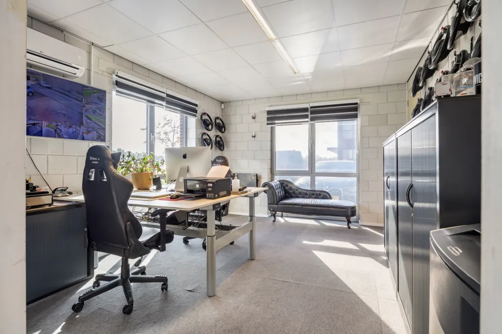 Kabinet - Detached House with Business Hall in Breda