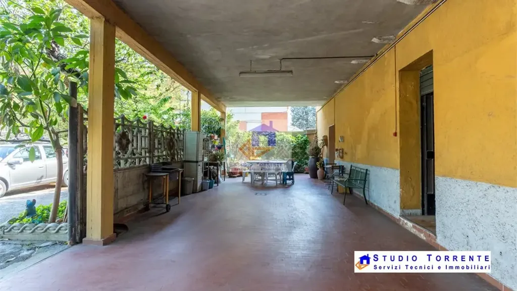 Terrass - Bifamiliar Villa with Terrace in Cormano, Milan