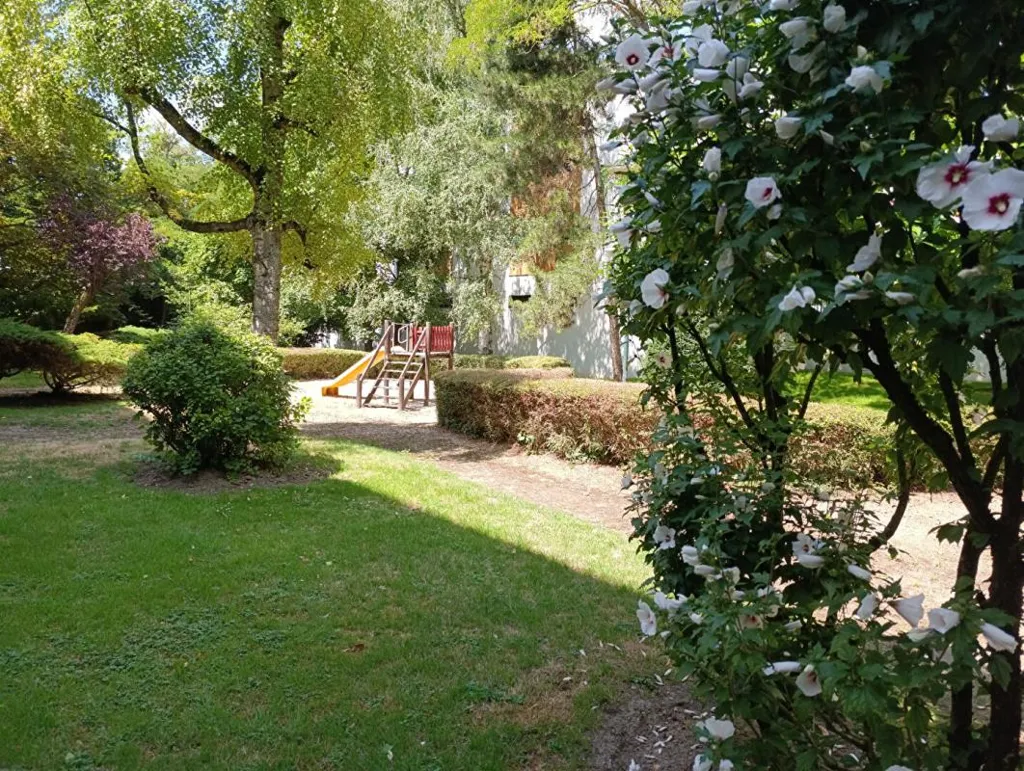 Jardin - Appartement 4 Pièces avec Balcon à Limeil-Brevannes