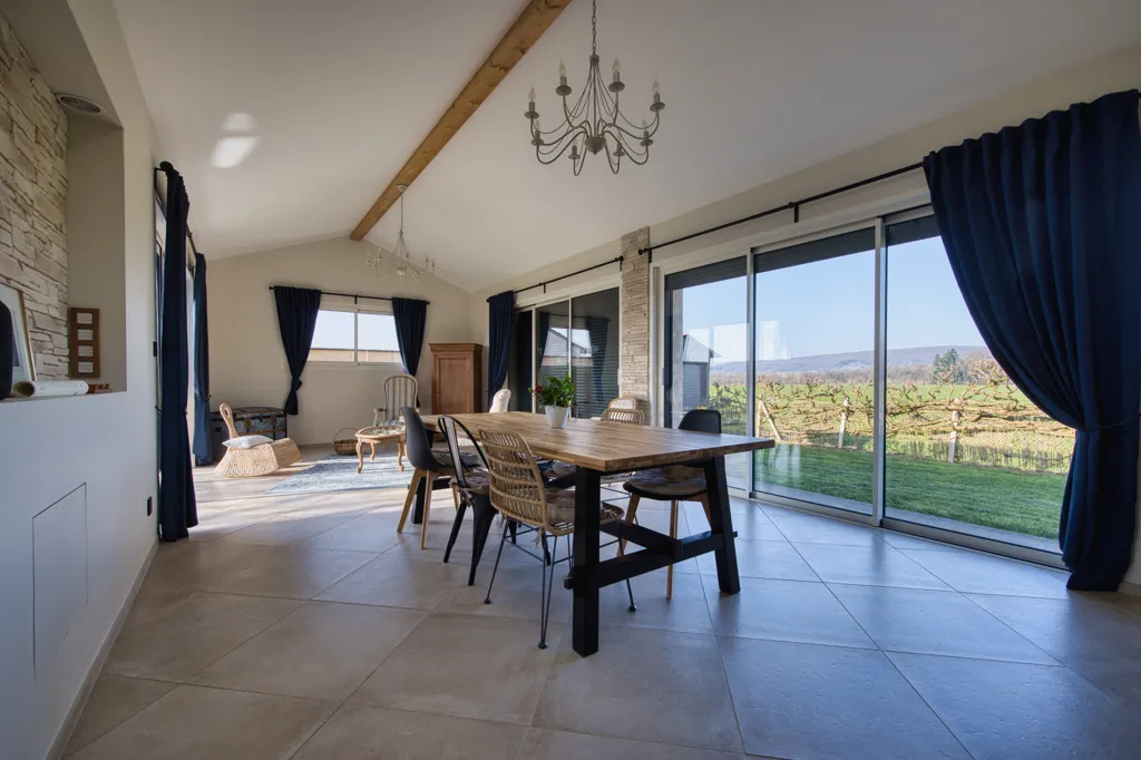 Dining Room - Charming Villa with Garden View in Fleurville