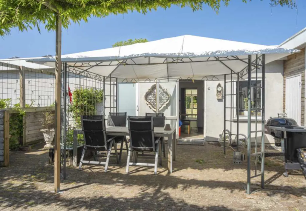 Terrasse - Two-Bedroom Flat with Balcony in Guldborg