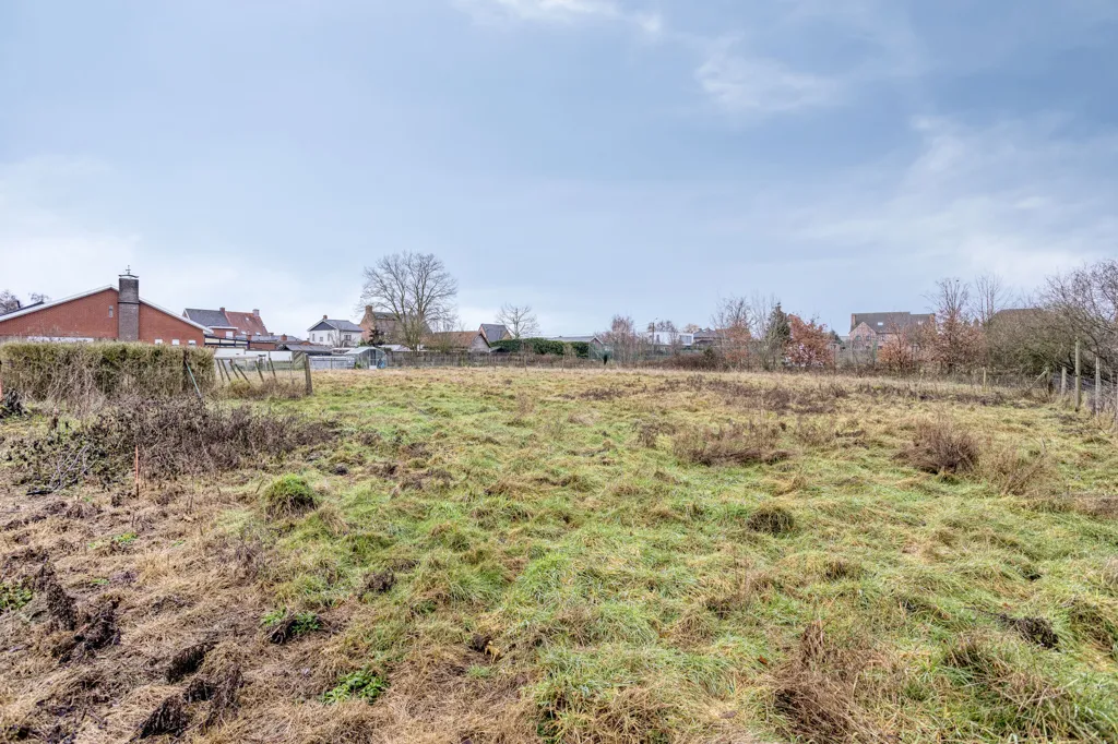 Jardin - Terrain de 3.325 m² avec Potentiel de Développement à Ingelmunster