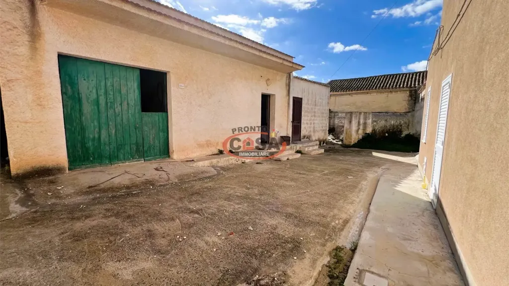 Aed - Residential Property with Veranda in Marsala